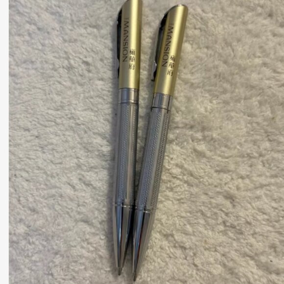 New Macau MGM Cotai The Mansion （雍华府） Hote Ballpoint Pen Gold Silver Metal - Picture 2 of 7